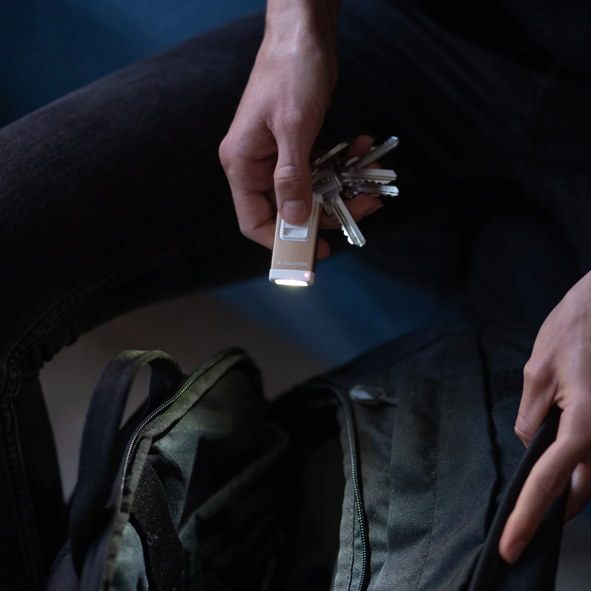 K4R Keychain Light Gray