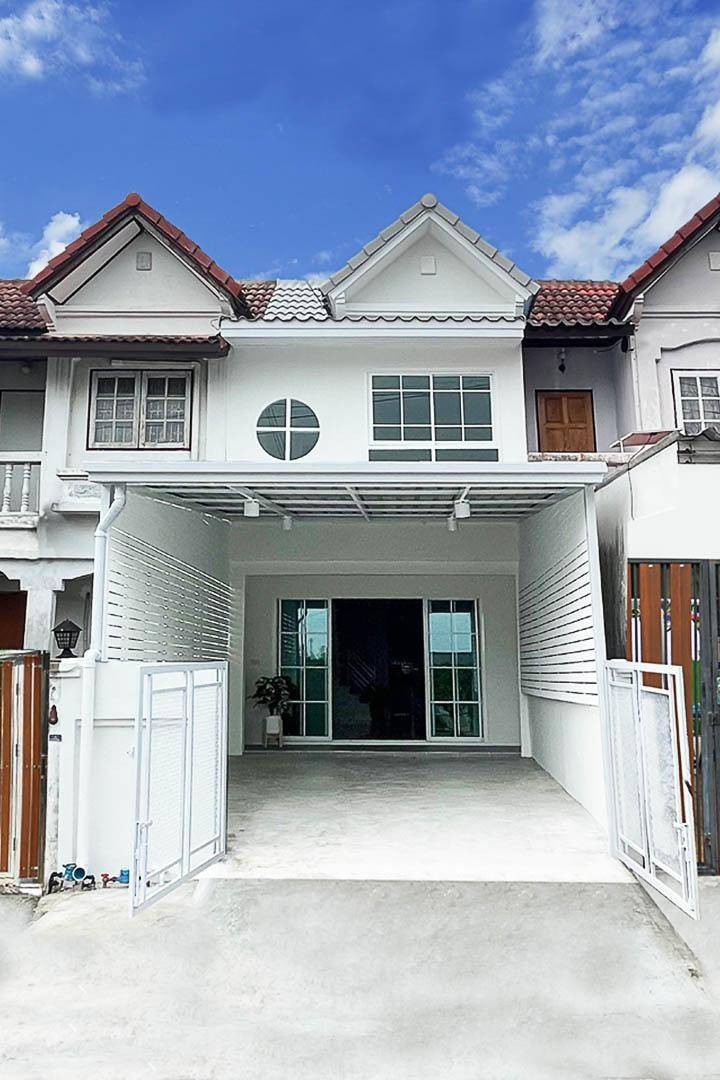 ขายแล้ว* ทาวน์เฮ้าส์ ทำเลพุทธมณฑลสาย 4 หมู่บ้าน จิตรณรงค์ 21 ขนาดพื้นที่ 16 ตรว. รีโนเวทใหม่ พร้อมอยู่ เพียง 1.38 ล้าน บาท