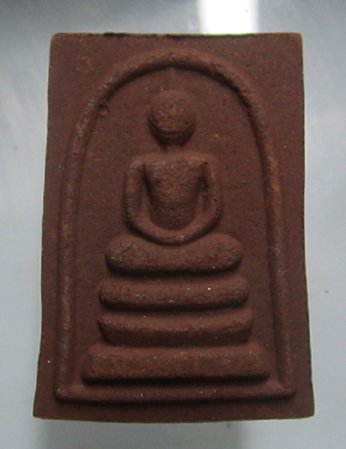 พระสมเด็จแร่เหล็กน้ำพี้ วัดพระแท่นศิลาอาสน์ อ.ลับแล จ.อุตรดิตถ์ ปี2535