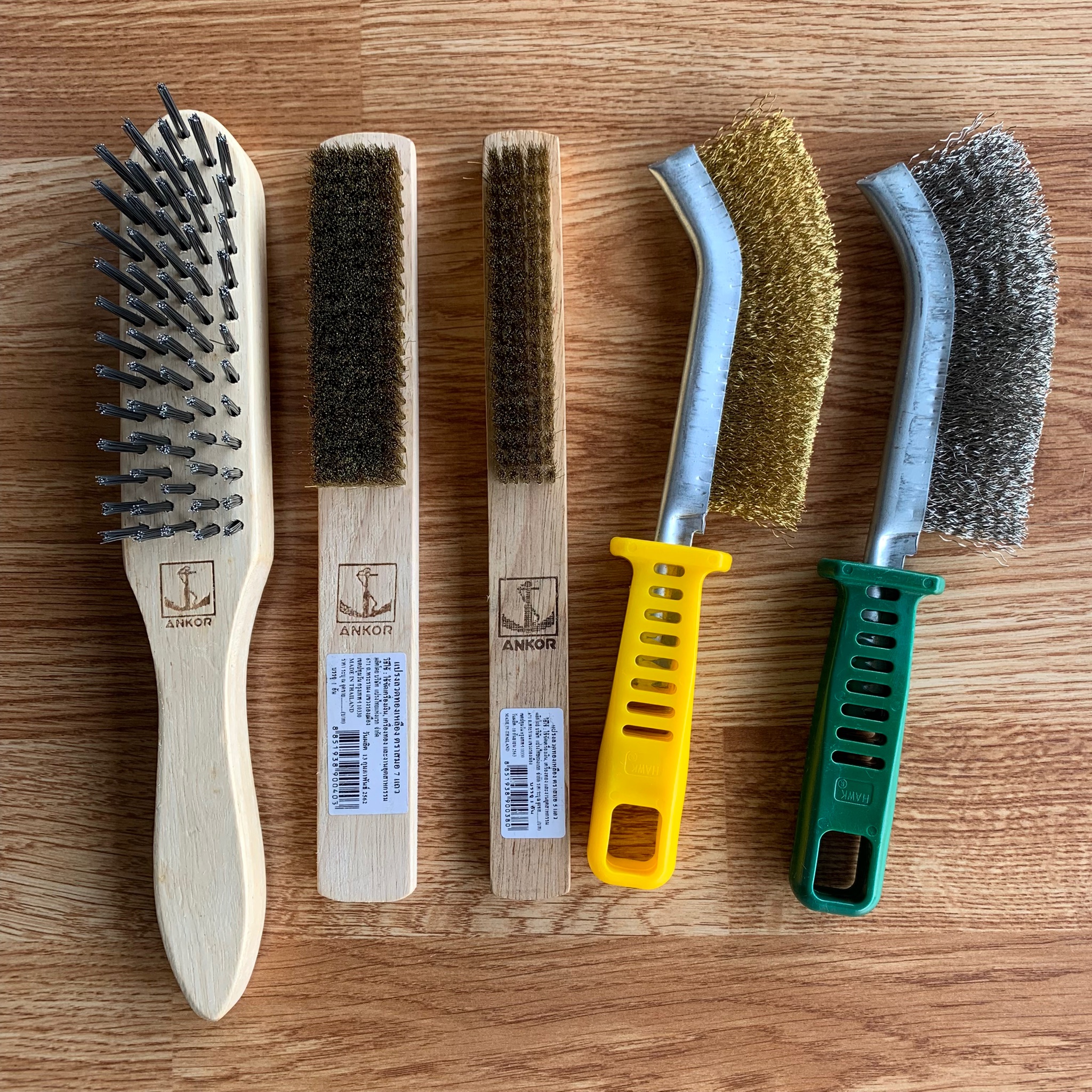 แปรงลวดทองเหลืองด้ามเหลือง