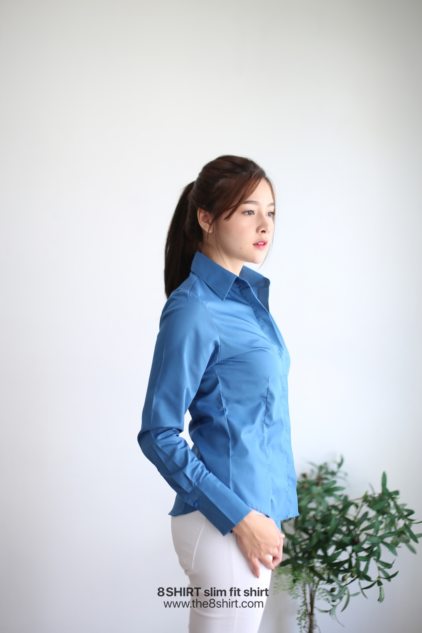 เสื้อเชิ้ตผู้หญิง สีฟ้าคราม (Indigo Blue) สลิมฟิต เข้ารูป แขนยาว เสื้อเชิ้ตทำงาน เสื้อยูนิฟอร์ม แบรนด์ 8SHIRT slim fit shirt พร้อมส่ง