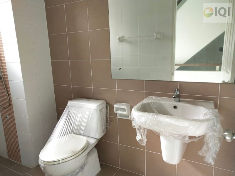 ขายแล้ว* โฮมออฟฟิศ 3.5 ชั้น ม.ทาวน์พลัส ประชาอุทิศ แปลงมุม ถนนประชาอุทิศ - เนื้อที่ 18 ตร.ว. พื้นที่ 245 ตร.ม. - ขนาด 3 ห้องนอน 3 ห้องน้ำ