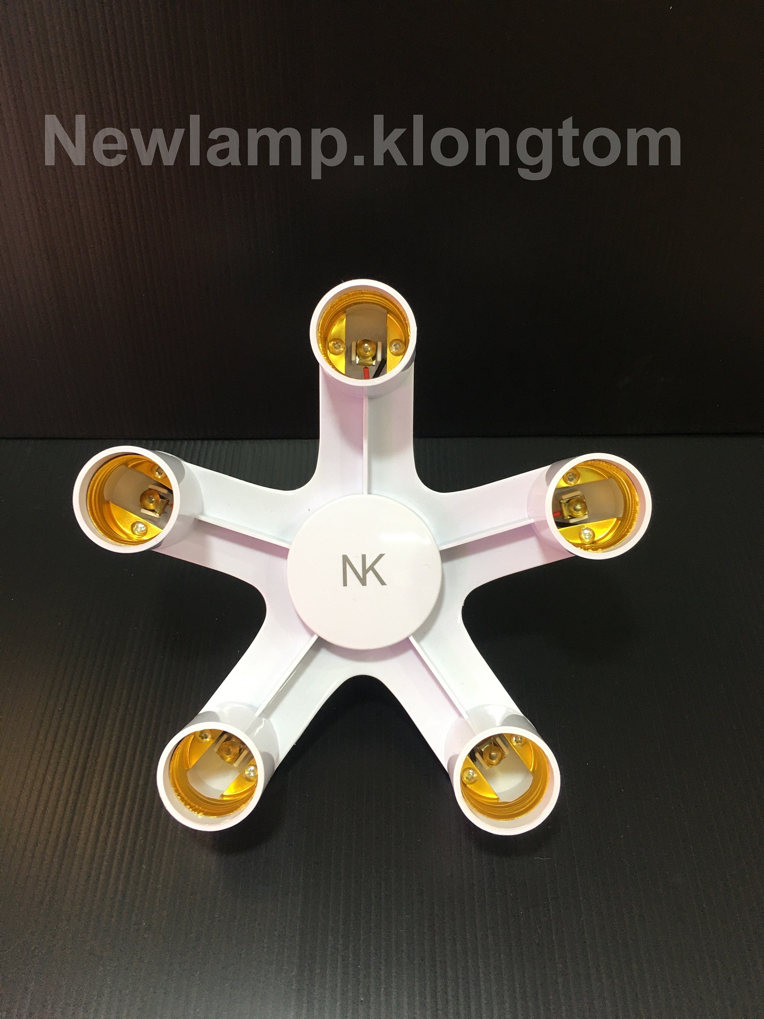 ขั้วห้อยเกลียว E27 สำหรับต่อหลอดไฟได้หลายหัว 5 in 1