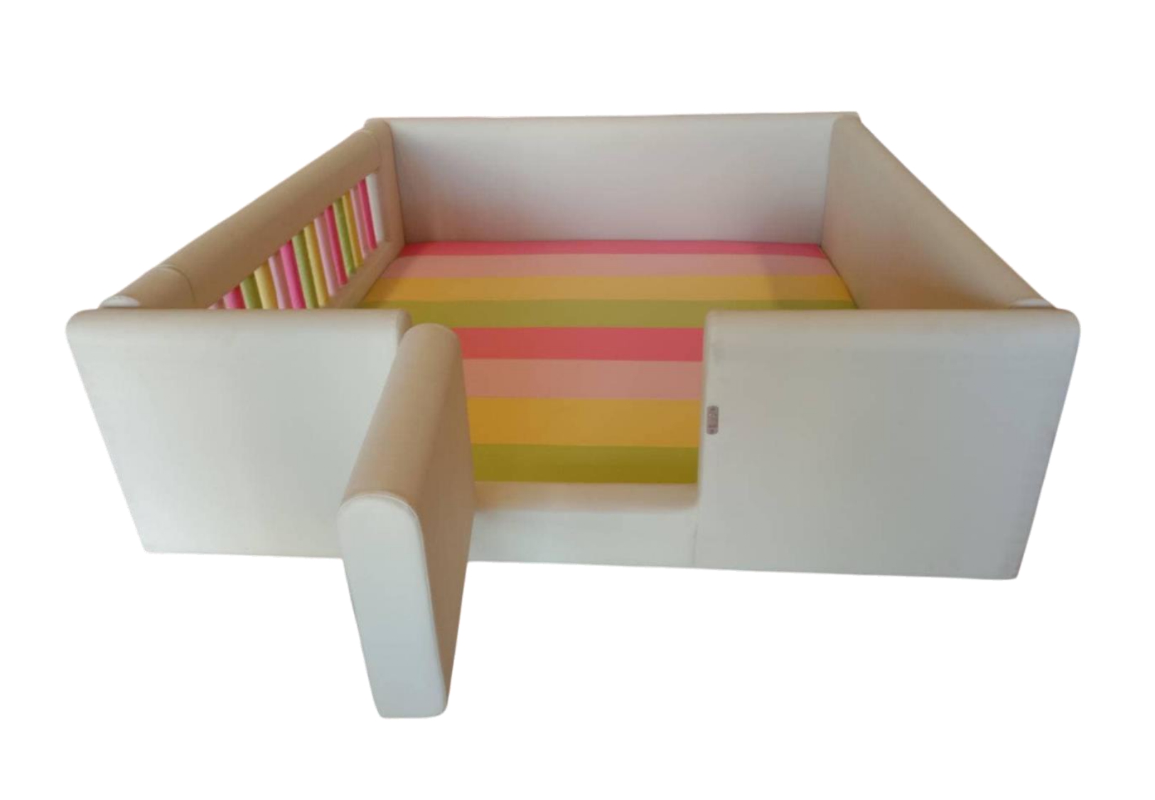 คอกกั้นเด็ก สี่เหลี่ยมมีประตู , คอกกั้นเด็ก,เตียงเด็ก,เบาะหนังนุ่มนิ่ม softplay, indoor playground kidszone ,สวนสนุกในร่ม ,รับสั่งทำบ่อบอล เตียงเด็ก ตามขนาด