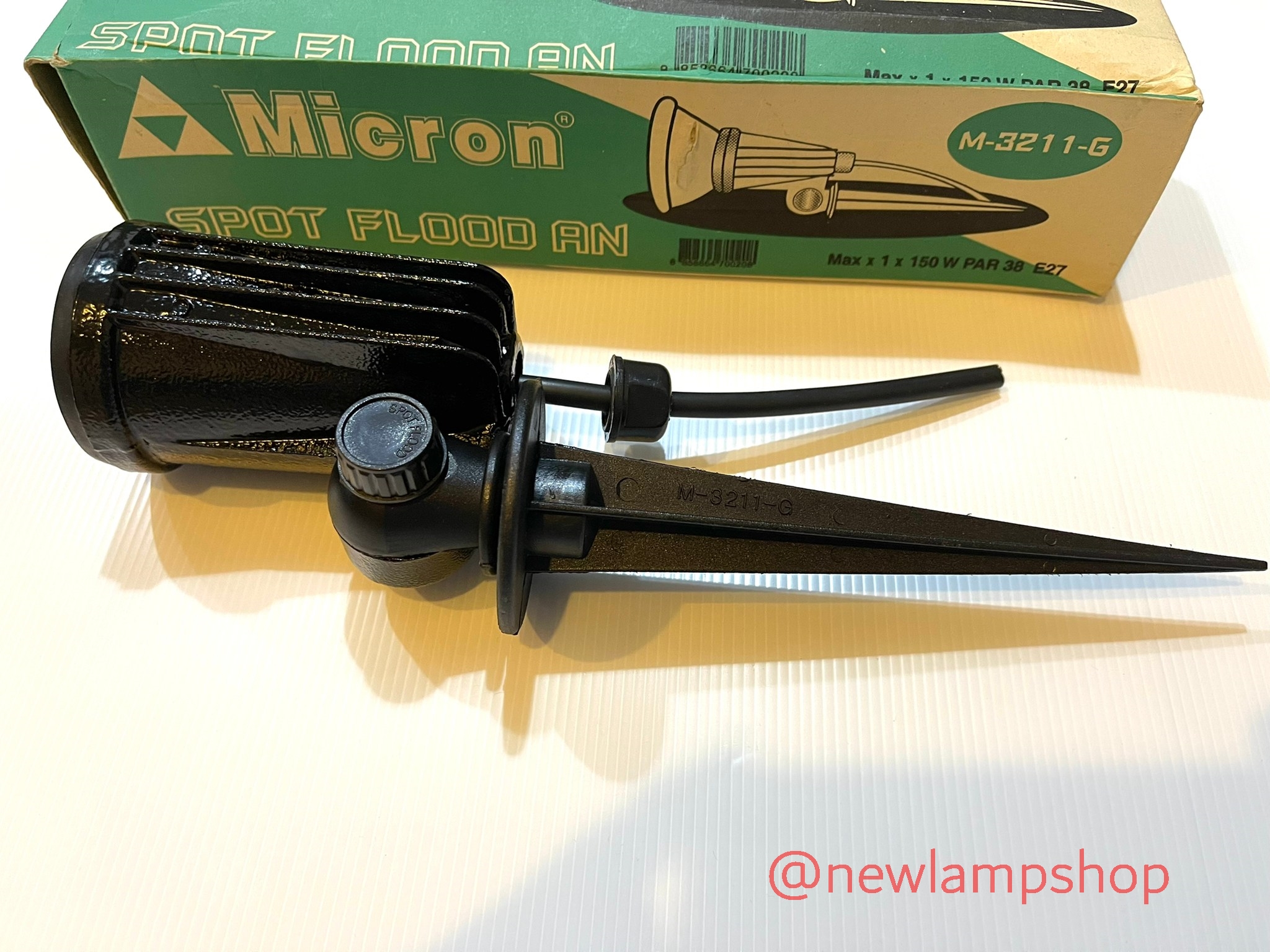 โคมปักดินกันน้ำ ยี่ห้อ Micron M-3211-G