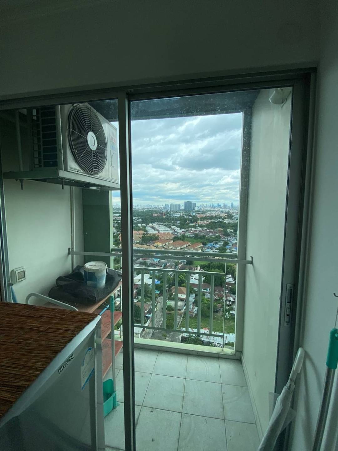 ขายคอนโด ห้องสวย ชั้น 26 เนื้อที่ 45 ตรม โครงการ : ลุมพินี วิลล์ พิบูลสงคราม-ริเวอร์วิว ราคาขาย : 2.9 ล้านบาท การเดินทาง : สะดวก ติดถนนใหญ่ พิบูลสงคราม ใกล้รถไฟฟ้า สายสีม่วง บางซื่อ-บางใหญ่ และรถไฟฟ้า สายสีแดง บางซื่อ-ตลิ่งชัน