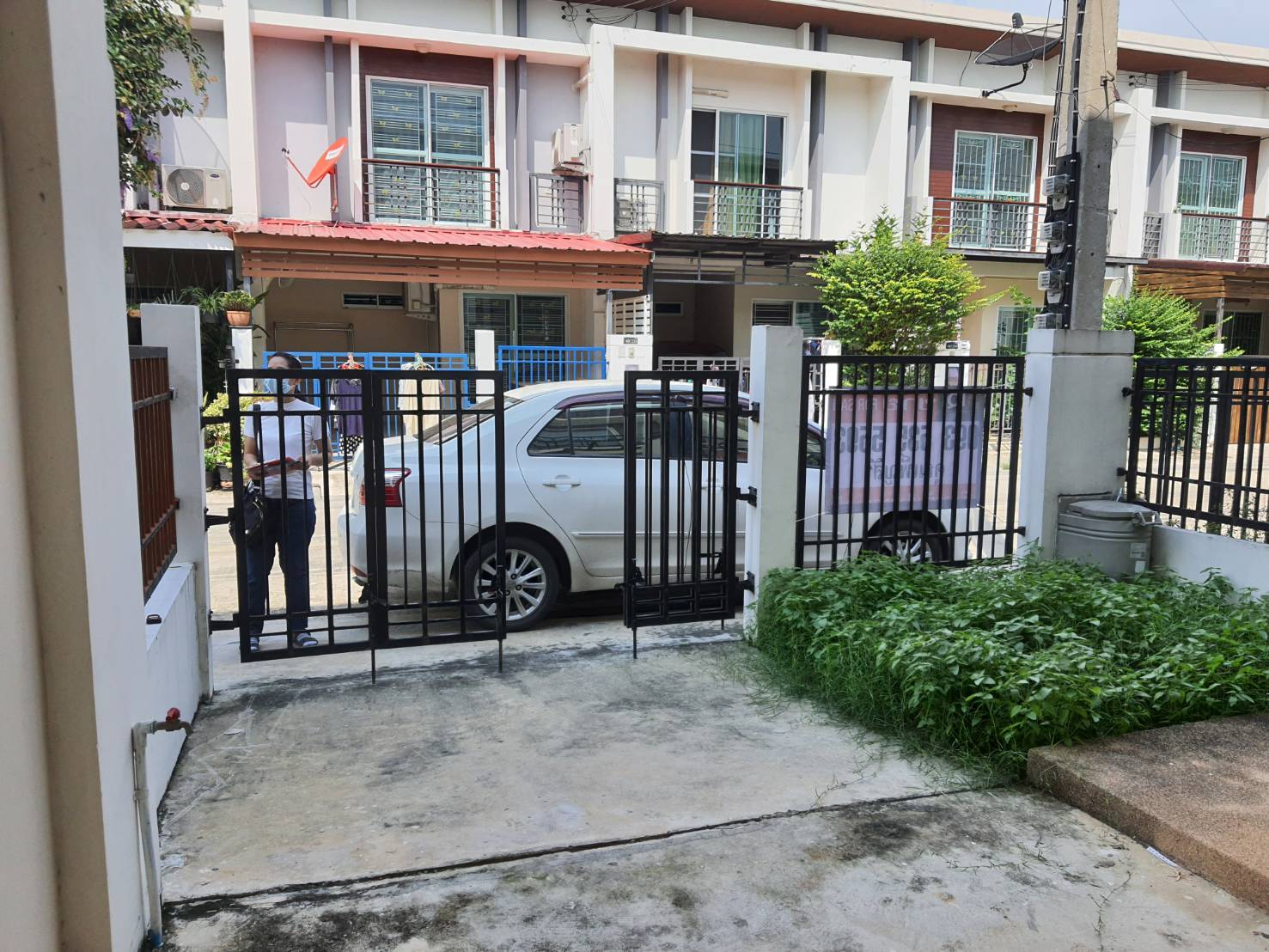 ขายทาวน์โฮม 2 ชั้น หมู่บ้านพฤกษาทาวน์ เน็กซ์ ปิ่นเกล้า-พุทธมณฑลสาย 4 ขนาด 16 ตร.ว 3นอน 2น้ำ ติดถนนใหญ่ สภาพสวยพร้อมอยู่