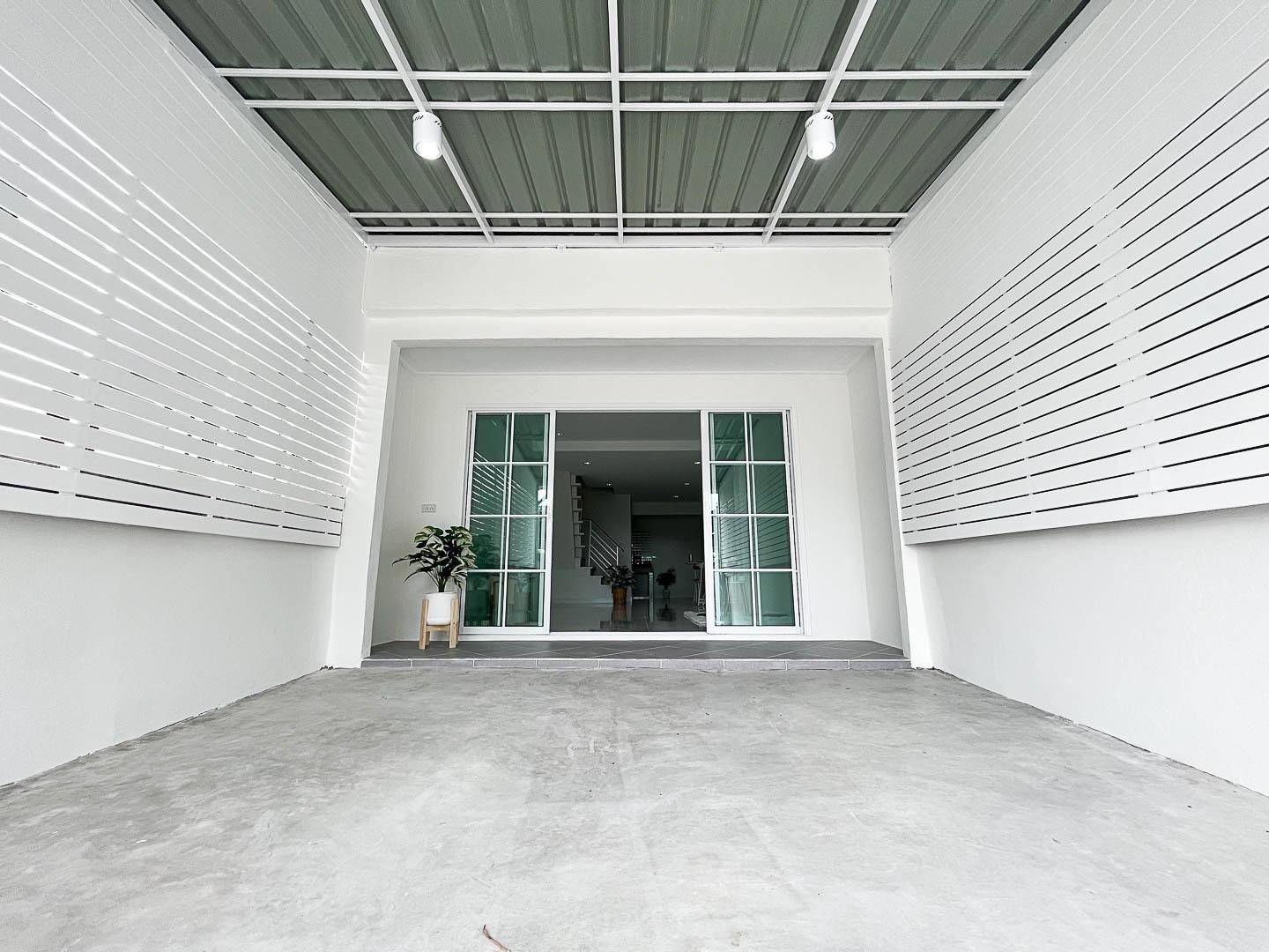 ขายแล้ว* ทาวน์เฮ้าส์ ทำเลพุทธมณฑลสาย 4 หมู่บ้าน จิตรณรงค์ 21 ขนาดพื้นที่ 16 ตรว. รีโนเวทใหม่ พร้อมอยู่ เพียง 1.38 ล้าน บาท