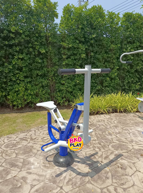 เครื่องออกกำลังกาย กลางแจ้ง ชุดอุปกรณ์ บริหารแขน ขา หน้าท้อง แบบม้าโยก ลานกีฬา อเนกประสงค์ สนามกีฬา ขนาด 55 x 97 x 120 ซม.