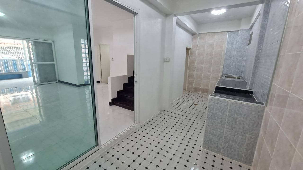 ขายหมู่บ้านพฤกษา 11 คลองหลวงเรียบคลอง3ปทุมธานี มีเงินเดือน 14,000 ผ่อนเดือนละ6,000