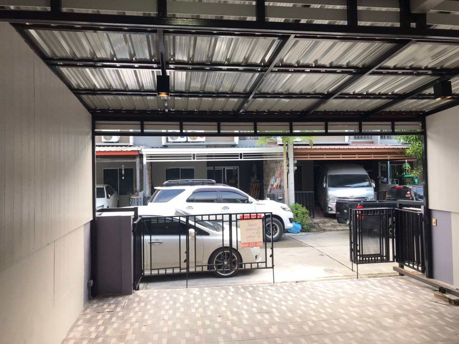 ขายทาวเฮ้าส์ เดอะคัลเลอร์ ลำลูกกาคลอง4 20.7 ตร.ว. ปรับปรุงใหม่ ทั้งหลัง 2 ชั้น 3 นอน 2 น้ำ