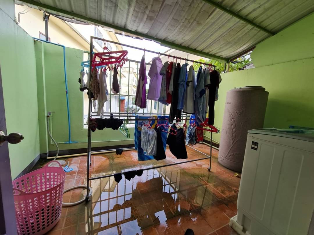 ขายอาคารพานิชย์ 3 ชั้น เนื้อที่ 44.5 ตรว, 6 ห้องนอน ต.บ่อพลับ อ.เมือง จ.นครปฐม