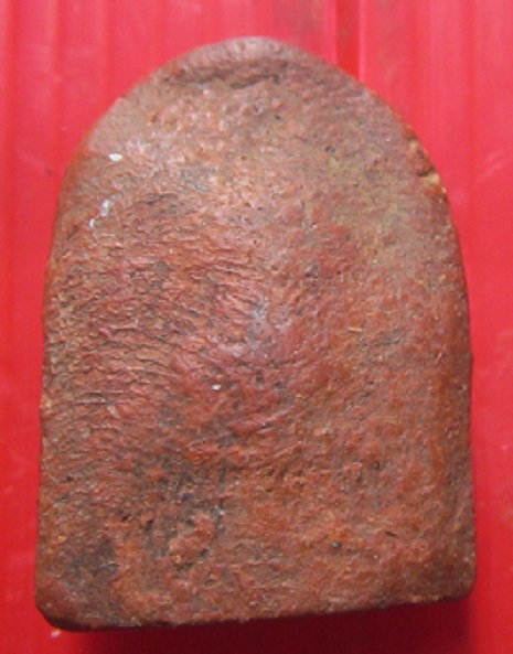 พระซุ้มกอเนื้อดิน ไม่ทราบอาจารย์ หรือ หลวงพ่อยุคเก่าสร้างครับผผม