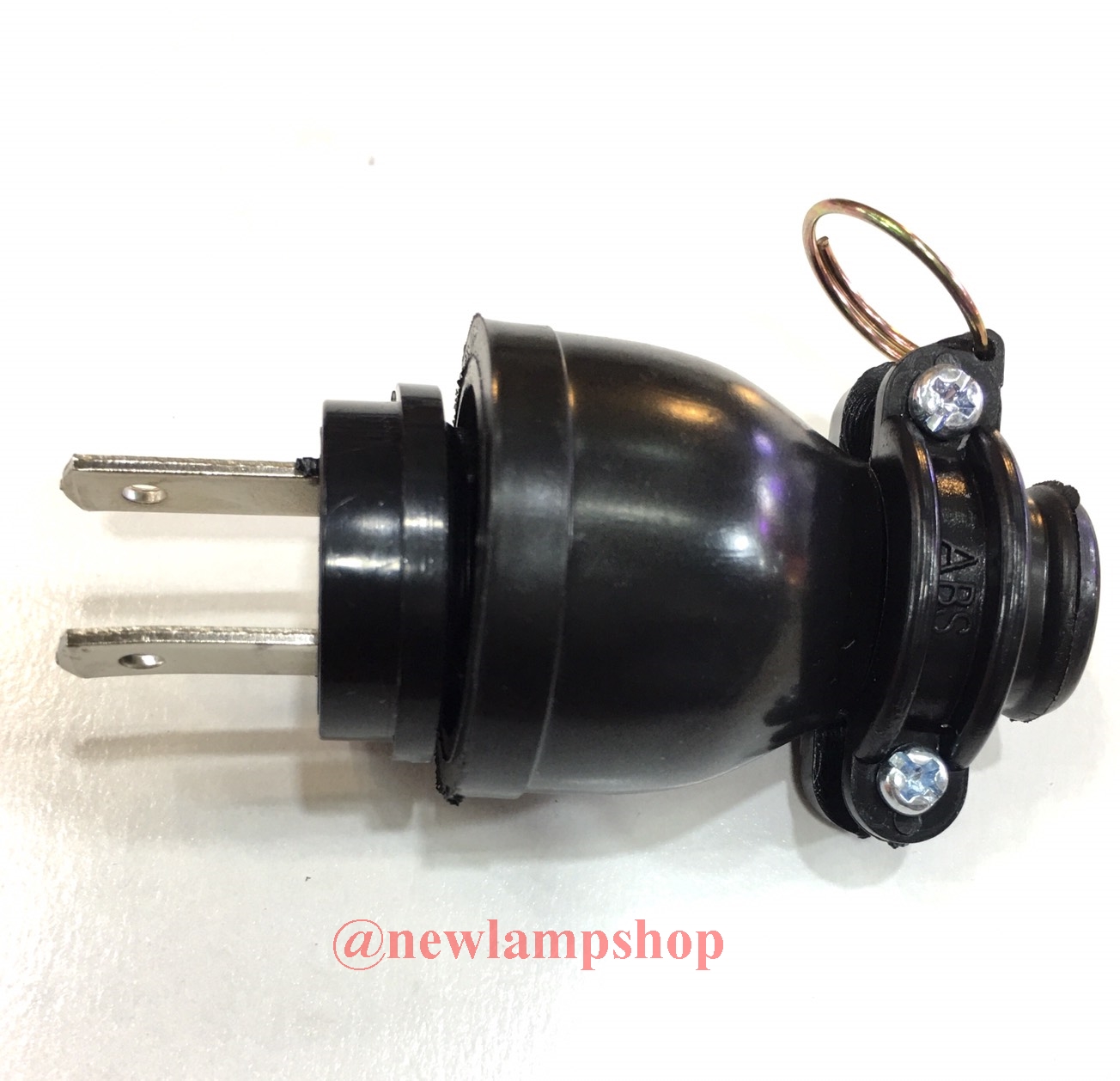 ปลั๊กยางตัวผู้ SUMO สีดำ ขาเหล็ก