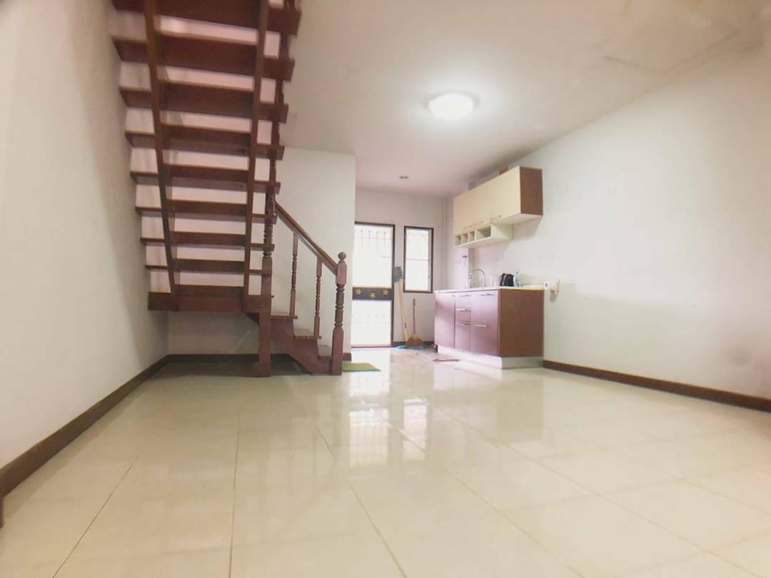 ขายทาวน์เฮ้าส์ 2ชั้น เนื้อที่ 22 ตร.ว. ม.เพชรเกษม 2 ใต้ ซ.เพชรเกษม 55/2 ใกล้เดอะมอลล์บางแค และรถไฟฟ้าMRTหลักสอง เพียง 2กม.