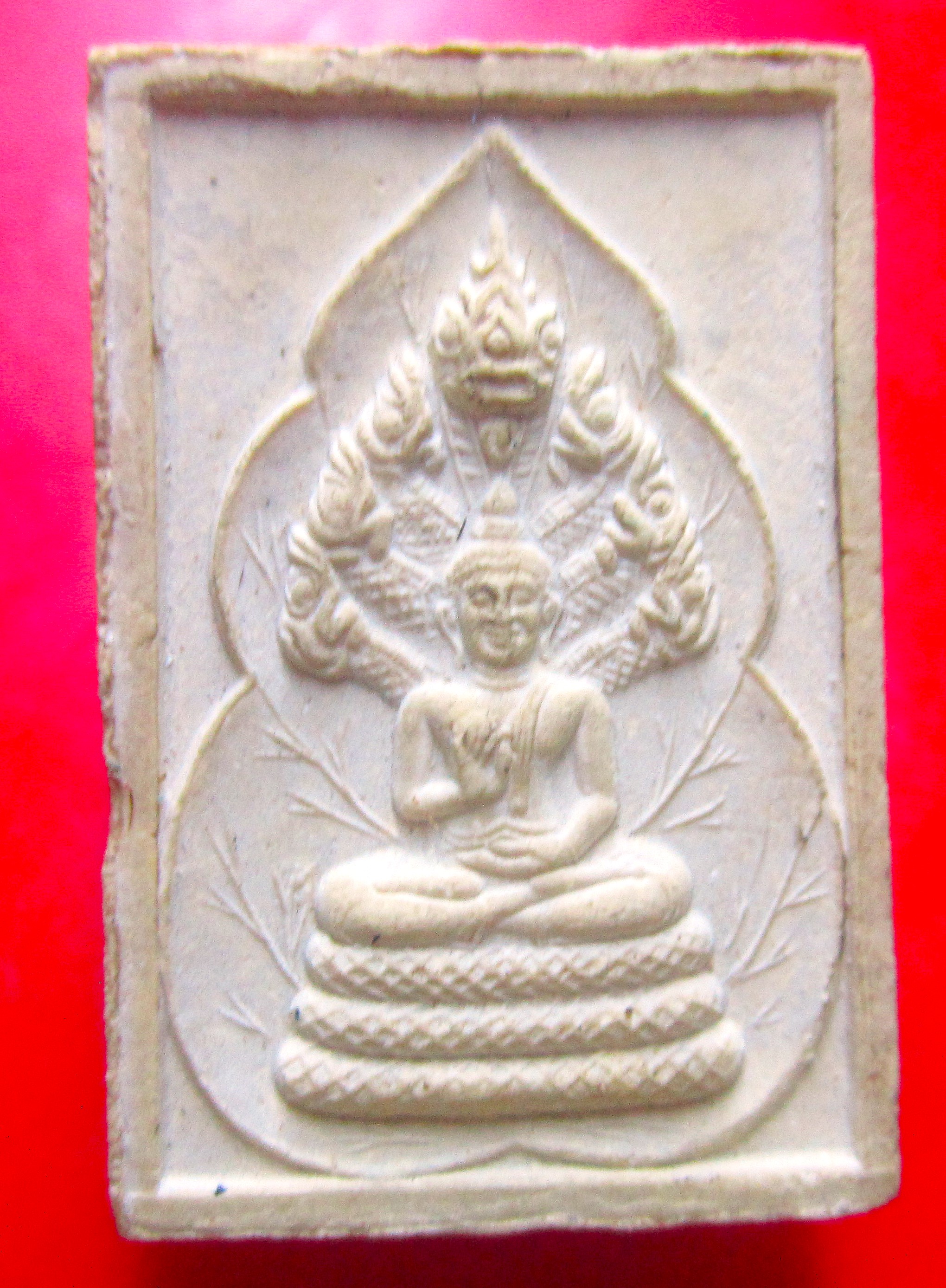 พระผงนาคปรก เนื้อผงน้ำมัน หลัง ยันต์ ไม่ทราบที่