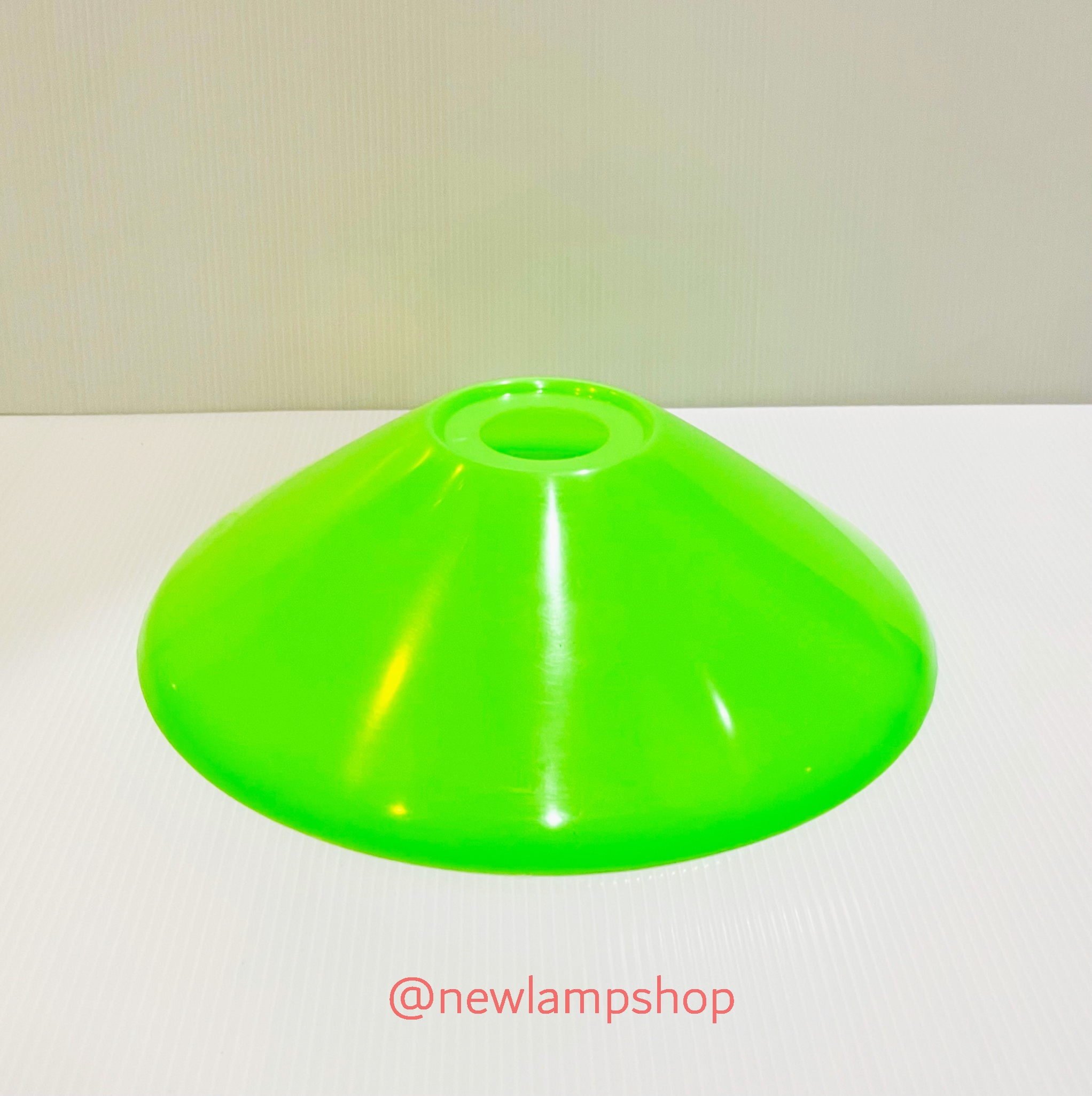 โคมไฟฝาชีพลาสติก 9" แบบหนา มี7สีให้เลือก (กรุณาระบุสีก่อนการสั่งซื้อ)