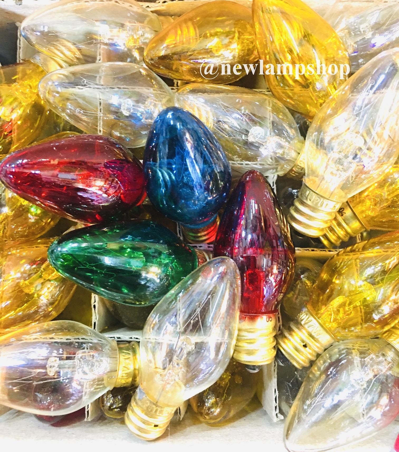 หลอดไฟศาลเจ้า หลอดจำปา ขั้วเกลียวE12 7W ยี่ห้อ Jupiter