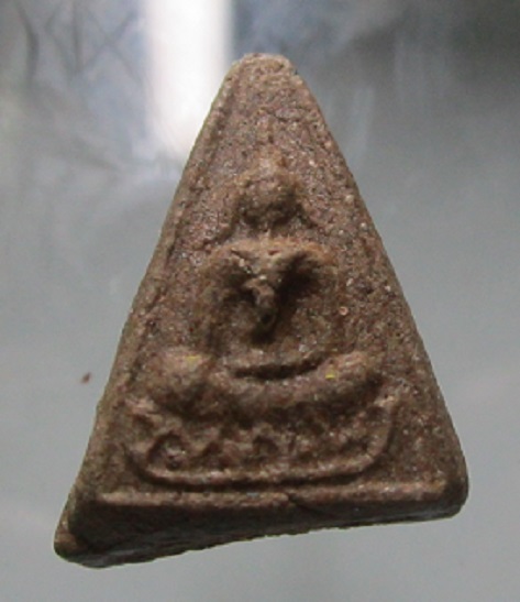 พระนาง เนื้อผงว่าน นั้งสลับฟันปลา พระแท้ไม่ทราบที่