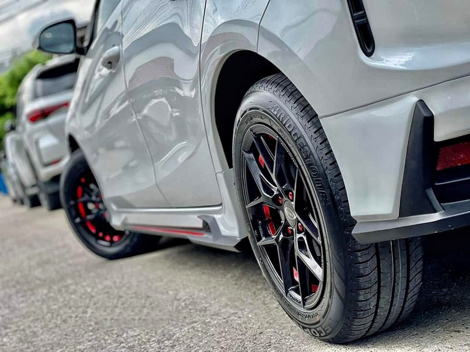 Drive68 VS Toyota Yaris Hatchback 5Drs.'2023 [แบรนด์เขาขายความเก๋า จัดไปวัยรุ่นส์]