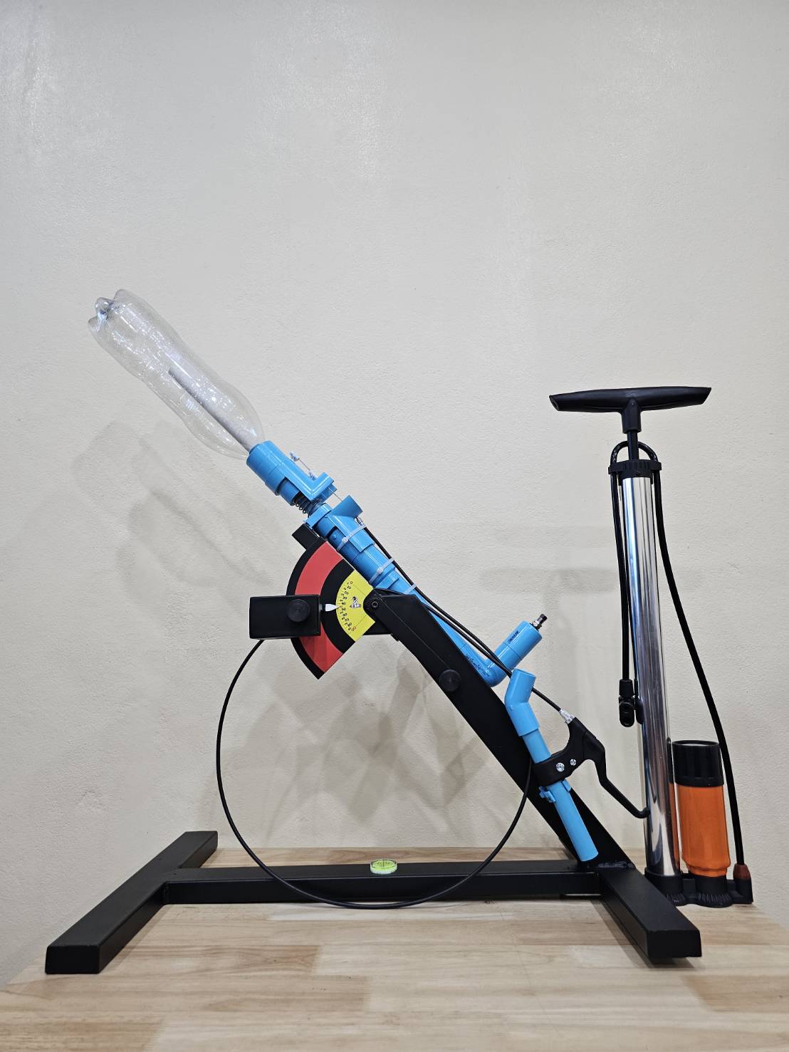 ฐานยิงจรวดขวดน้ำ แถมที่สูบลม ทดลองวิทยาศาสตร์ทดสอบยิงจรวดขวดน้ำ สื่อการสอนเด็กประถม มัธยม ช่างเทคนิค ปวช ปวส ใช้ในการแข่งขันยิงจรวดขวดน้ำ