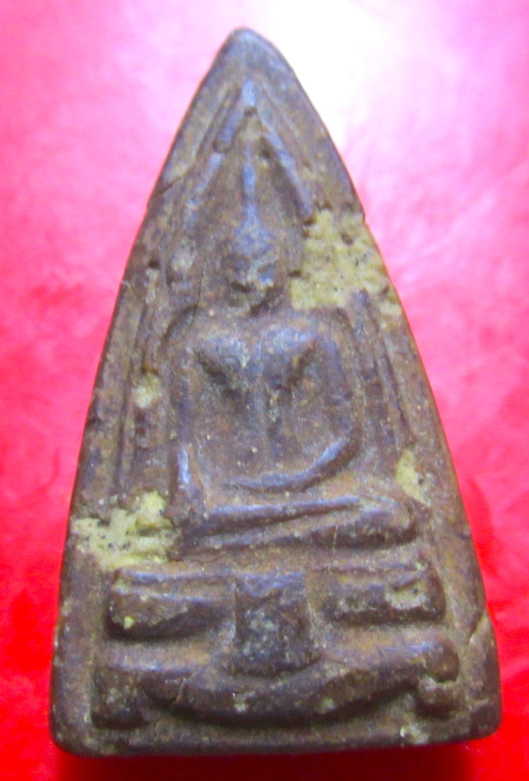 พระผงเก่า ยอดขุนพล พิมพ์สามเหลี่ยม พระแท้เก่าไม่ทราบที่