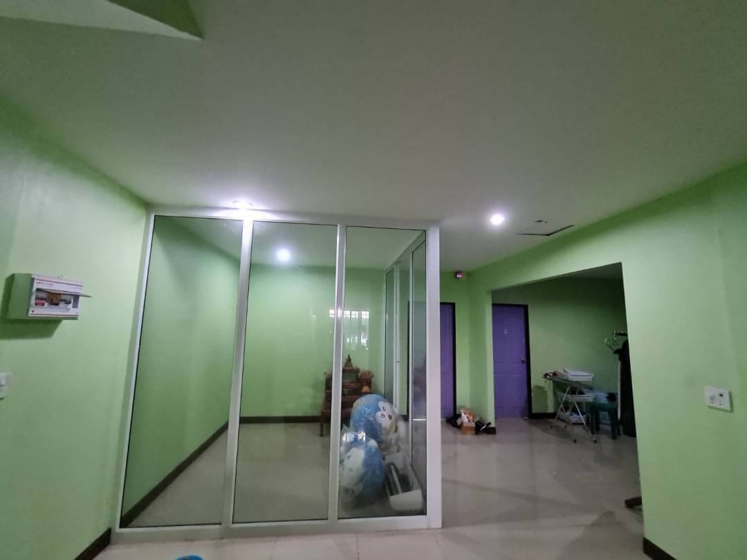 ขายอาคารพานิชย์ 3 ชั้น เนื้อที่ 44.5 ตรว, 6 ห้องนอน ต.บ่อพลับ อ.เมือง จ.นครปฐม