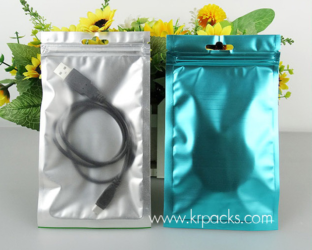 ถุงซิปหน้าขุ่น หลังฟอยล์สี โชว์สีเงิน มีรูแขวน