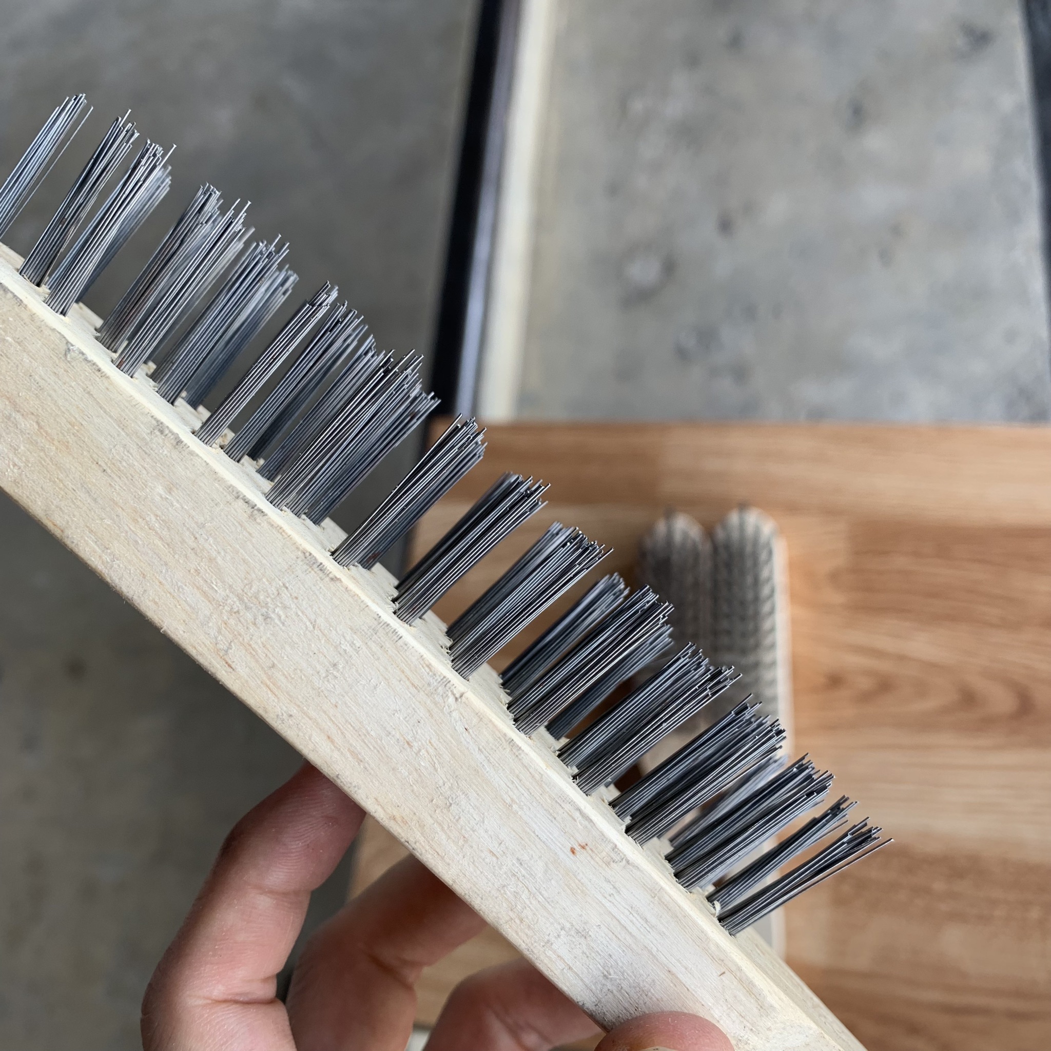 แปรงลวดเหล็ก 5 แถว ตราสมอ