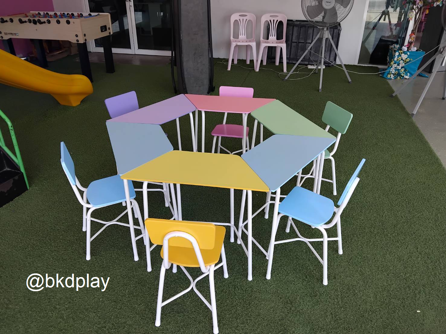 ชุดโต๊ะสี่เหลี่ยมคางหมูพร้อมเก้าอี้6ตัว แบบไม่มีลิ้นชัก ขาเหล็กกลม นักเรียนประถม-มัธยม ,โต๊ะเขียนหนังสือเด็ก, โต๊ะกิจกรรม โต๊ะนักเรียน โต๊ะนักเรียนประถม พร้อมส่งในไทย