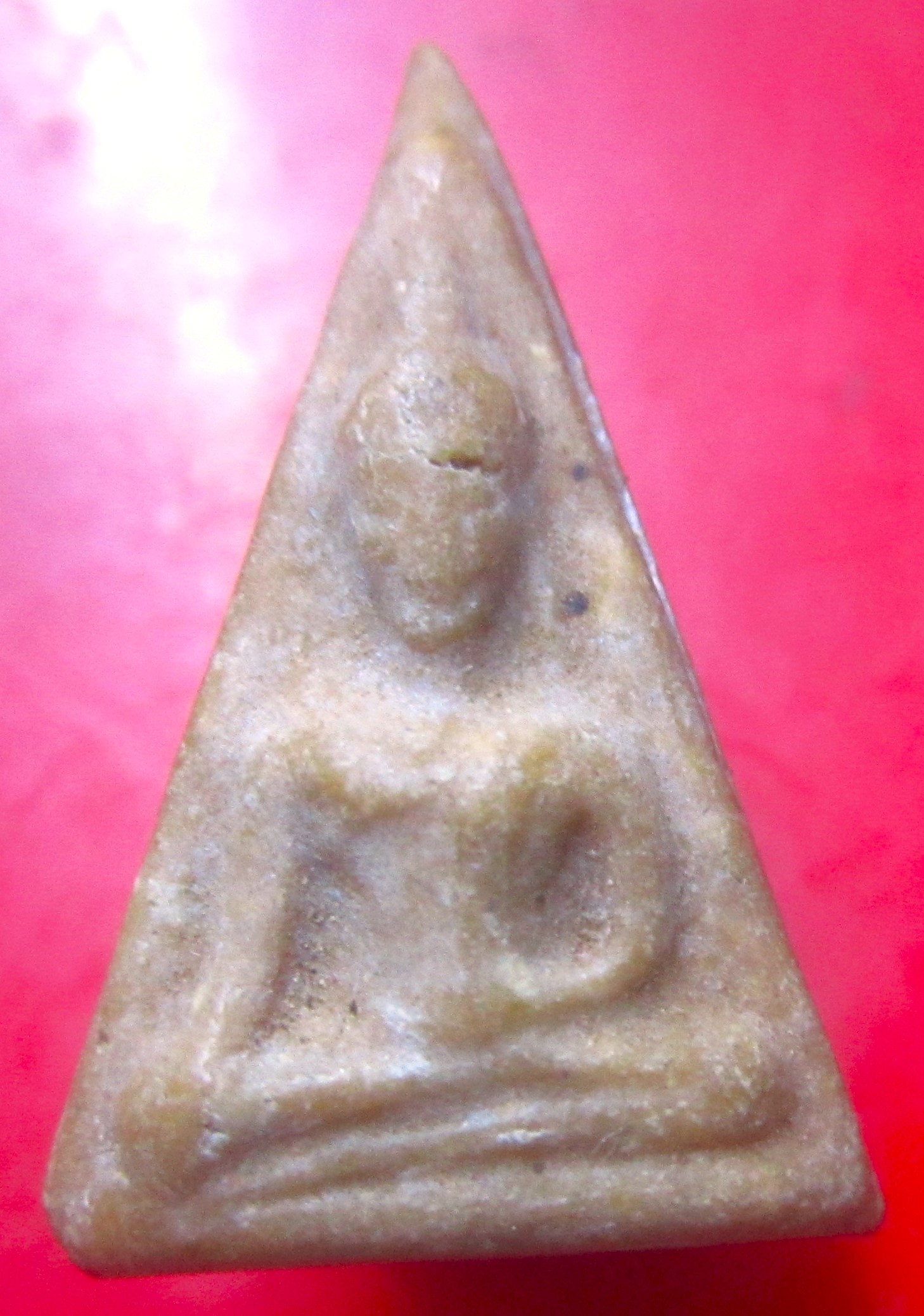พระนางพญา เนื้อผงน้ำมัน หลวงพ่อภูมี วัดหลุมข้าว ปี2519 องค์ที่7