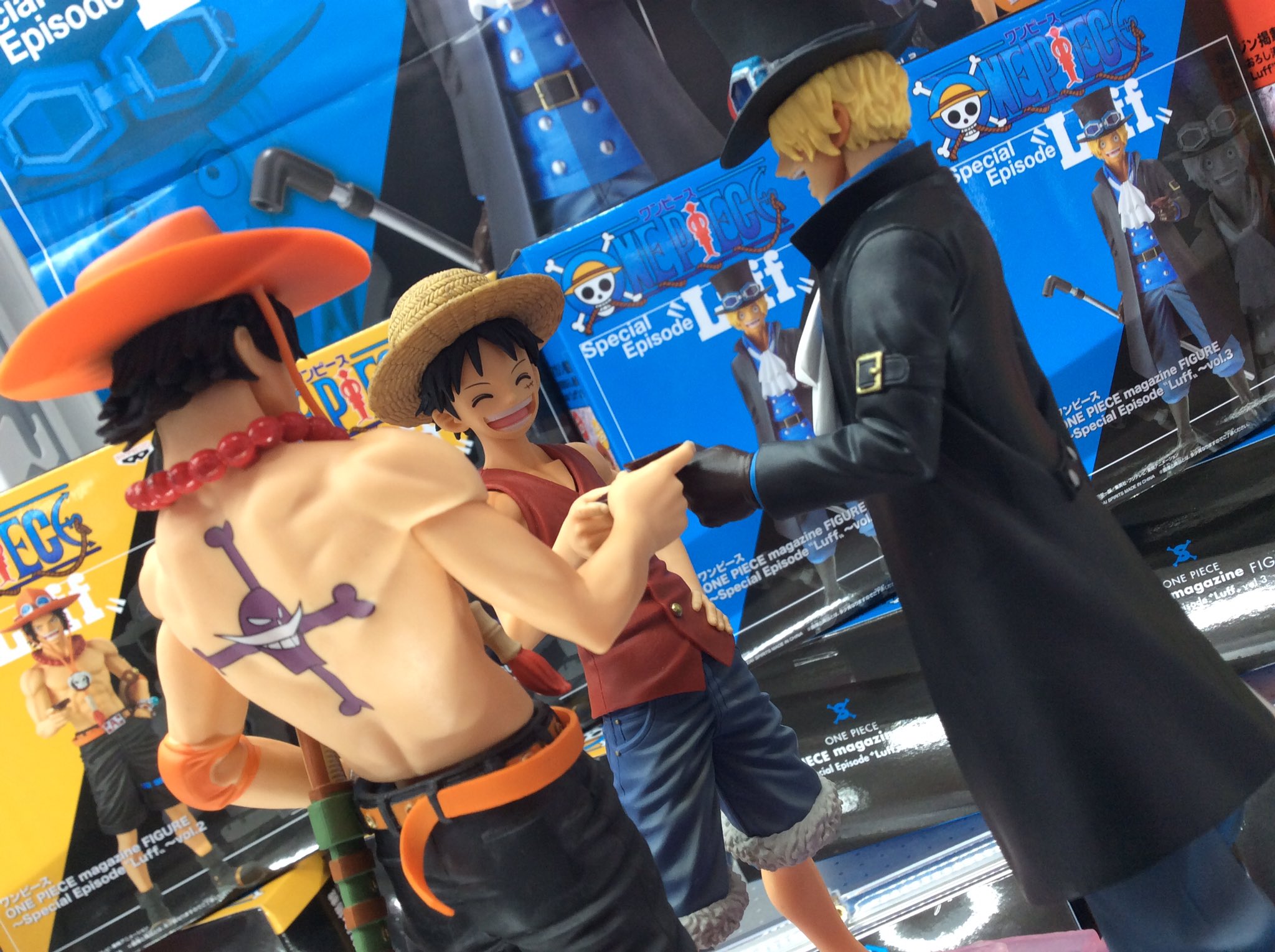 Brother Set ของแท้ JP แมวทอง - Magazine Figure Banpresto [โมเดลวันพีช] (3 ตัว)