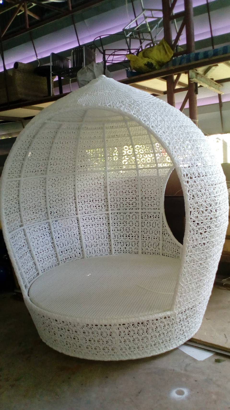 โดมหวายเทียม ลายดอกไม้สวย พร้อมเบาะ และหมอนอิง