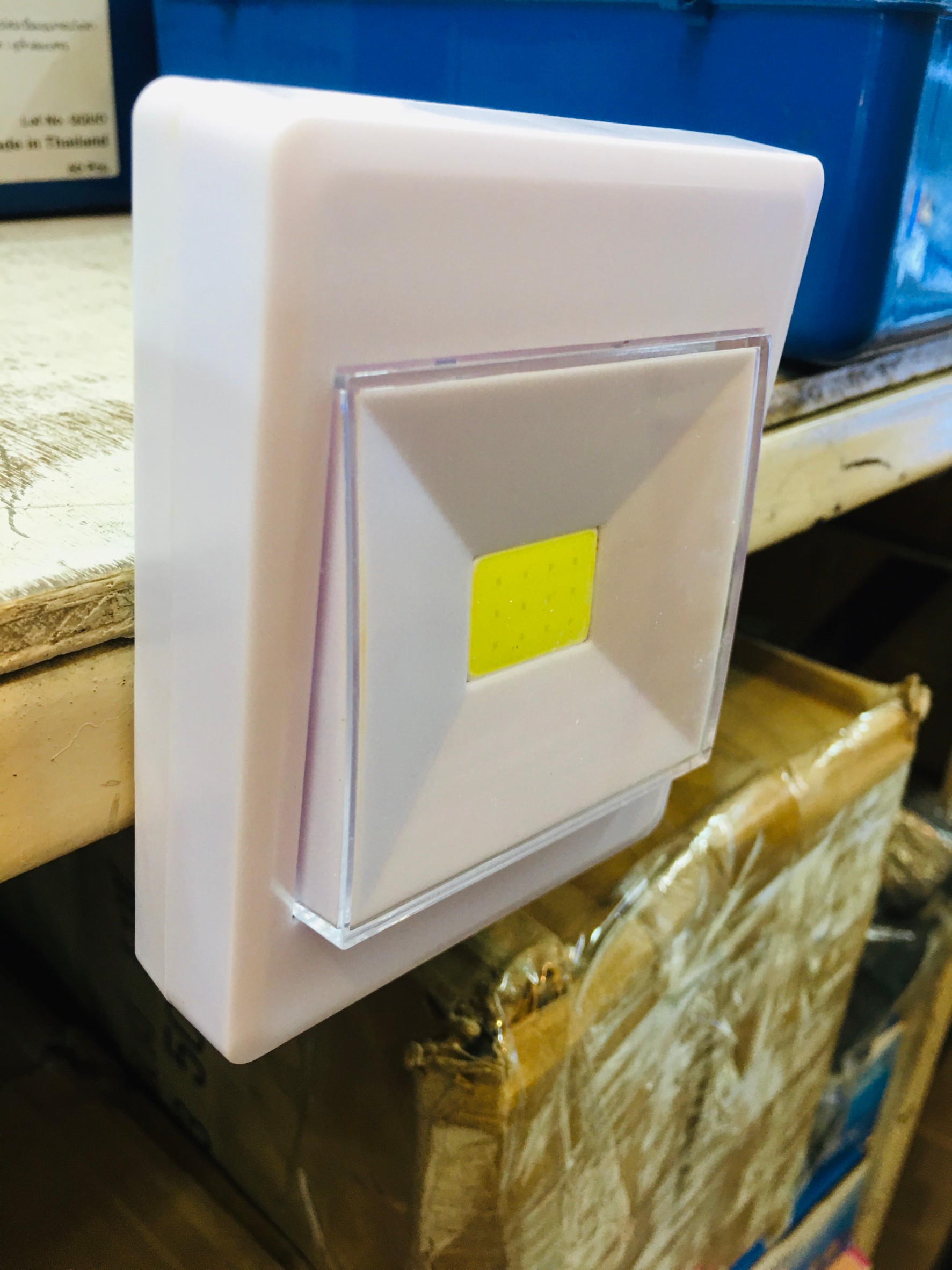 สวิตช์ไฟ LED ทางเดิน ติดผนัง ใส่ถ่าน 2A 3 ก้อน