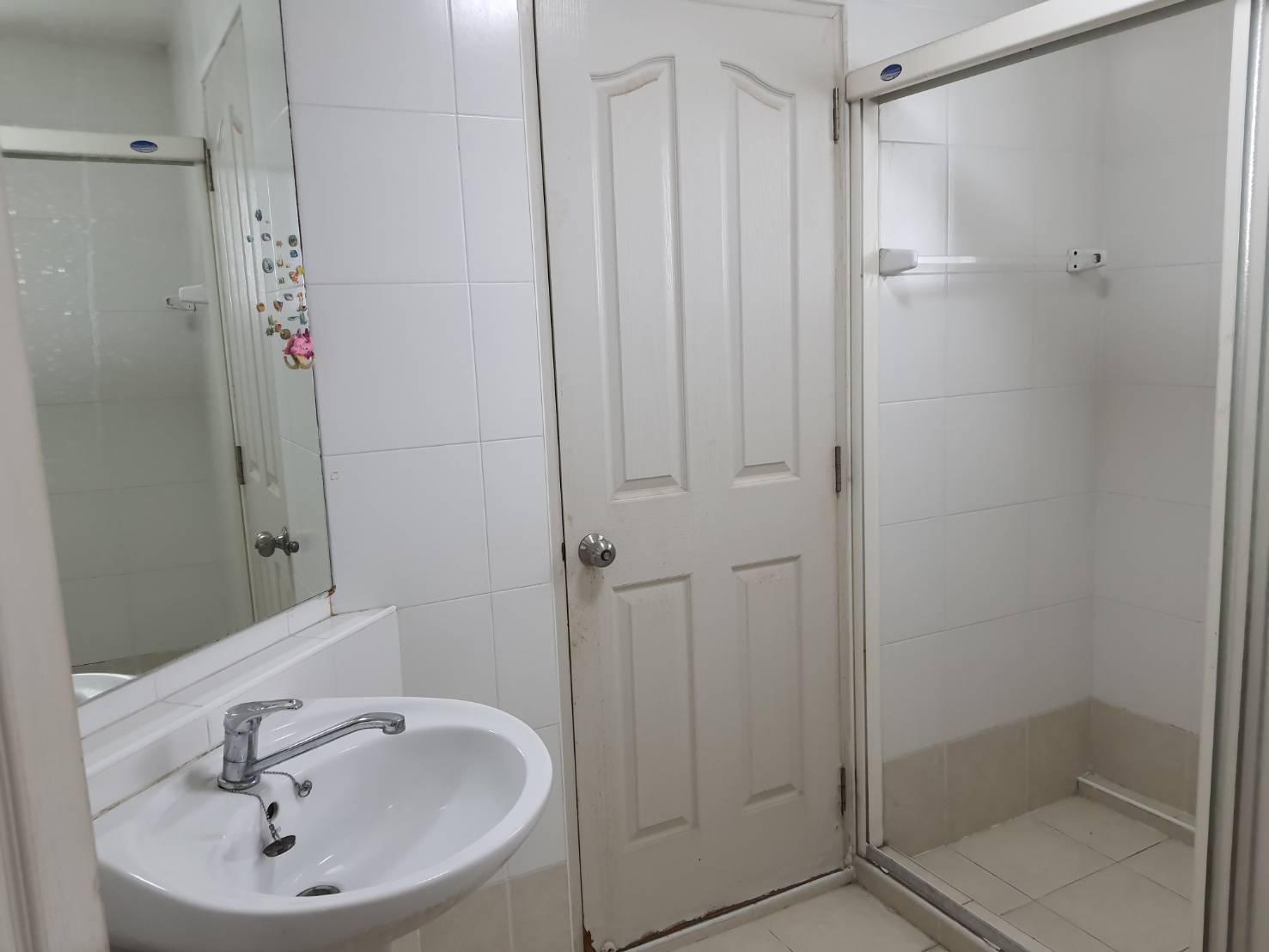 **ขายแล้ว** ขายบ้านเดี่ยว 2 ชั้น ม.พฤกษ์ลดา-พุทธสาคร (สาย4 ตัดใหม่) เจ้าของโครงการ : แลนด์แอนด์เฮ้าส์ - เนื้อที่ 55.8 ตร.ว. - พื้นที่ใช้สอย 136 ตร.ม. - ขนาด 3 ห้องนอน 2 ห้องน้ำ