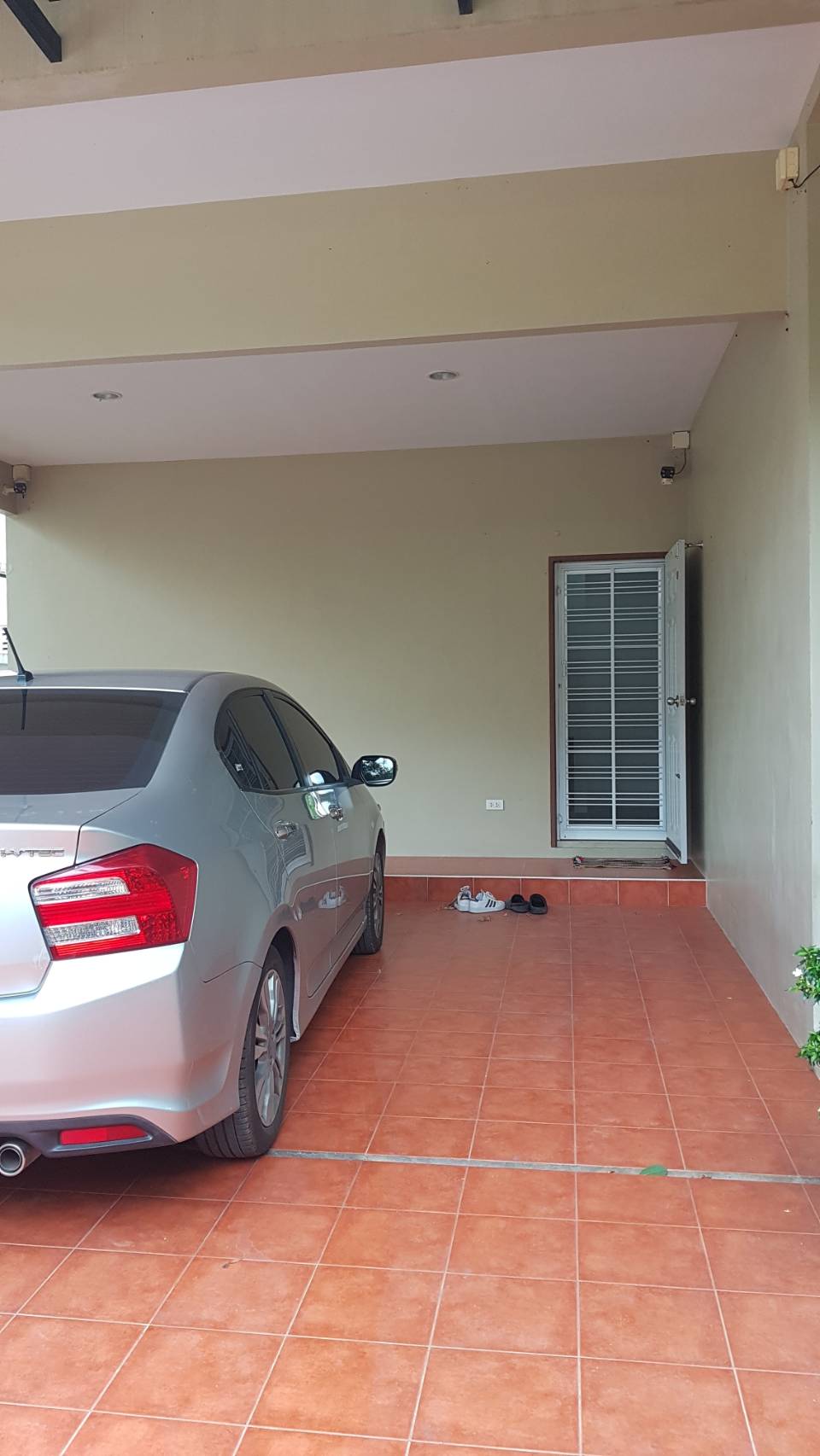 *เช่าแล้ว*ให้เช่า บ้านเดี่ยว 2 ชั้น 69.6ตร.ว. ถนนพุทธมณฑลสาย7 ถนนกำลังขยายทางเป็น 6เลน . 17,000บาท /เดือน