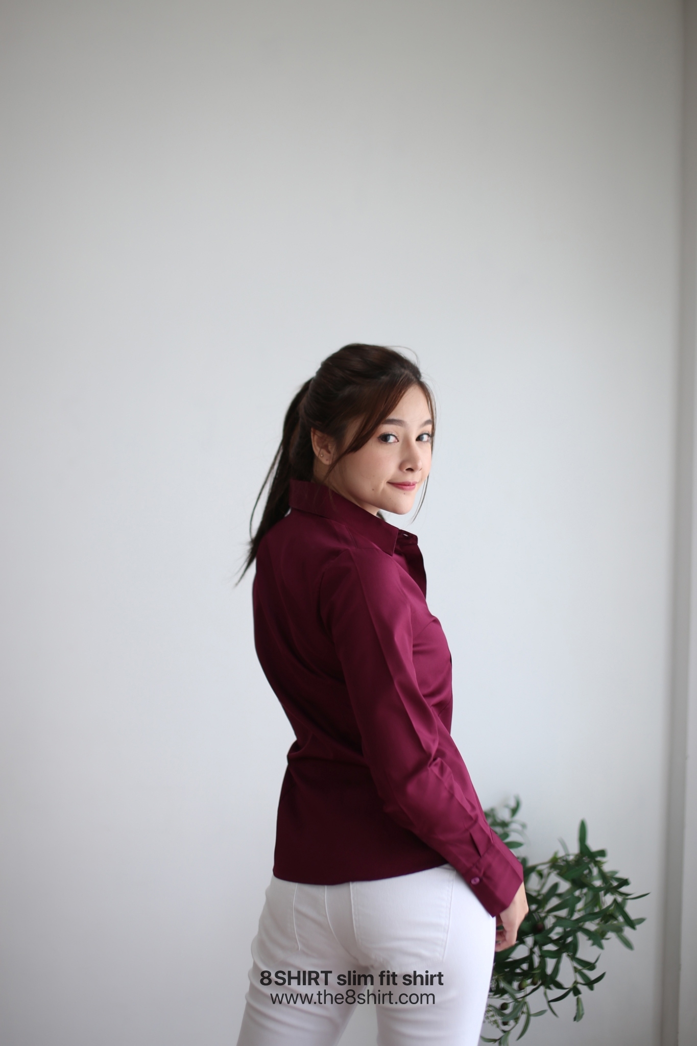เสื้อเชิ้ตผู้หญิง สีแดงไวน์ (Red Wine) สลิมฟิต เข้ารูป แขนยาว เสื้อเชิ้ตทำงาน เสื้อยูนิฟอร์ม แบรนด์ 8SHIRT slim fit shirt พร้อมส่ง