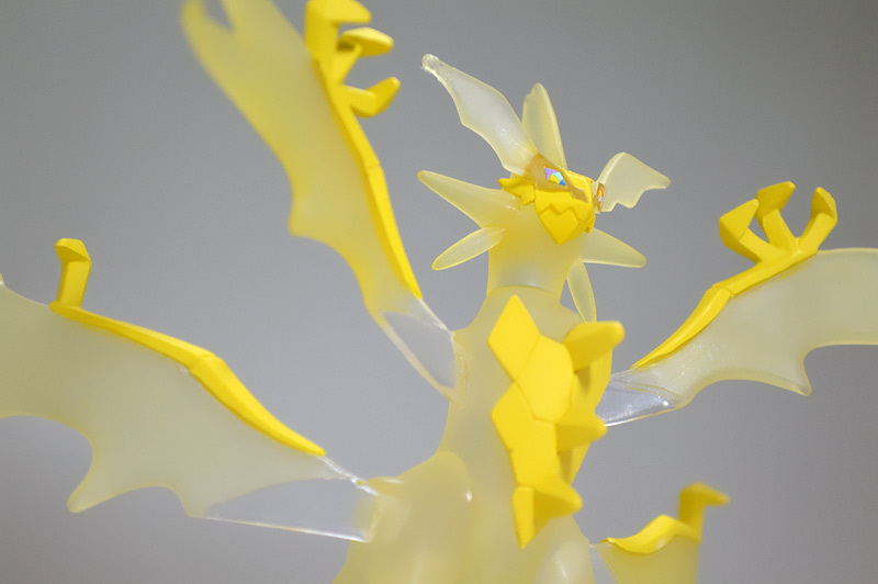 Ultra Necrozma ของแท้ JP - Monster Collection Takara Tomy [โมเดลโปเกมอน]