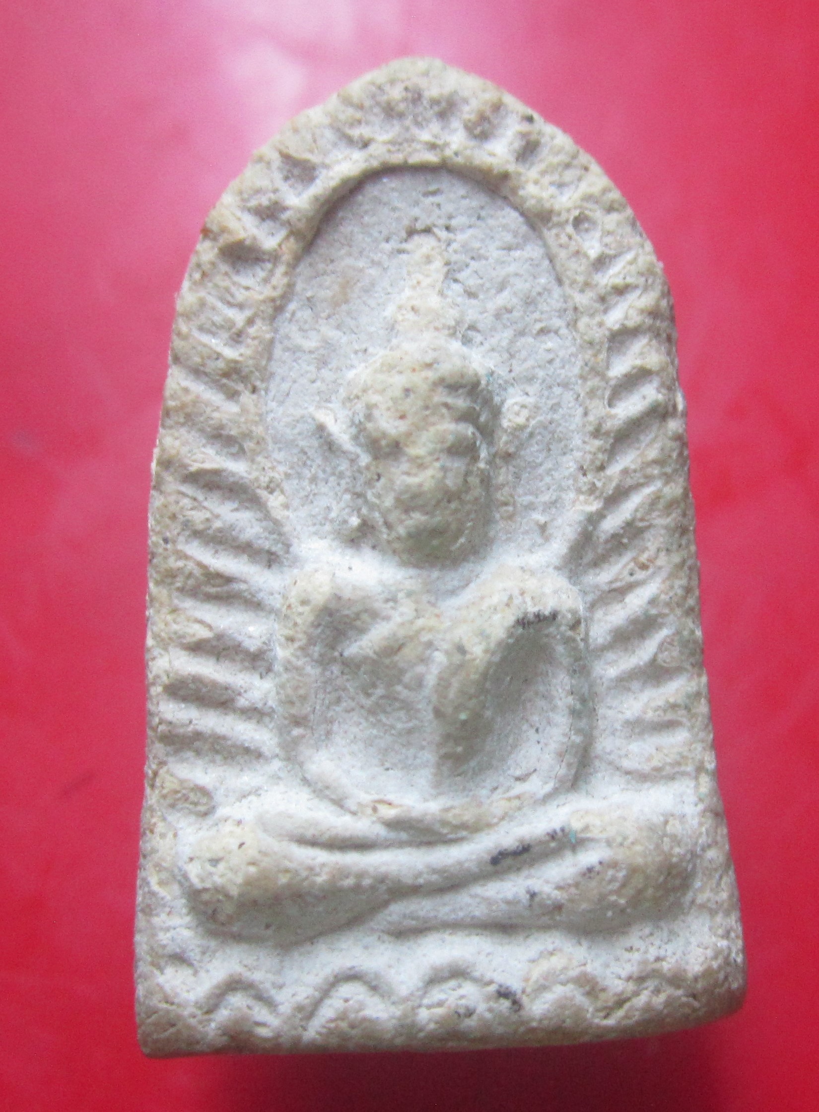 พระซุ้มกอ รัศมี เนื้อผงหลังยันต์ดวง ไม่ทราบที่