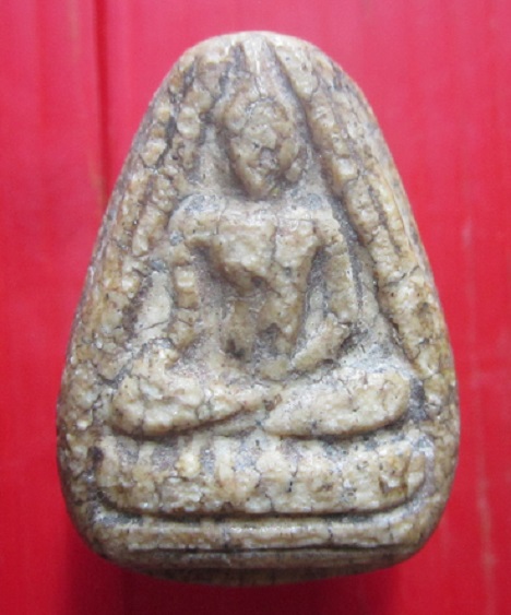 พระนางพญา นั้งบัว เนื้อผงสมเด็จเก่า ไม่ทราบที่