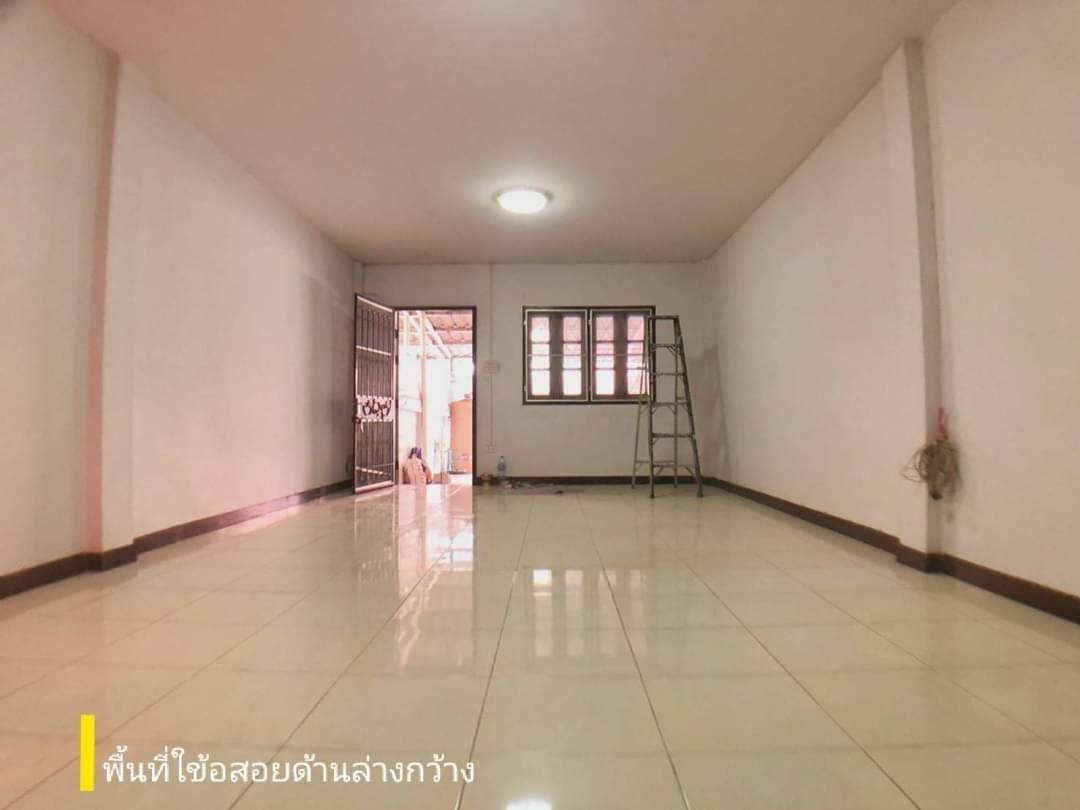 ขายทาวน์เฮ้าส์ 2ชั้น เนื้อที่ 22 ตร.ว. ม.เพชรเกษม 2 ใต้ ซ.เพชรเกษม 55/2 ใกล้เดอะมอลล์บางแค และรถไฟฟ้าMRTหลักสอง เพียง 2กม.