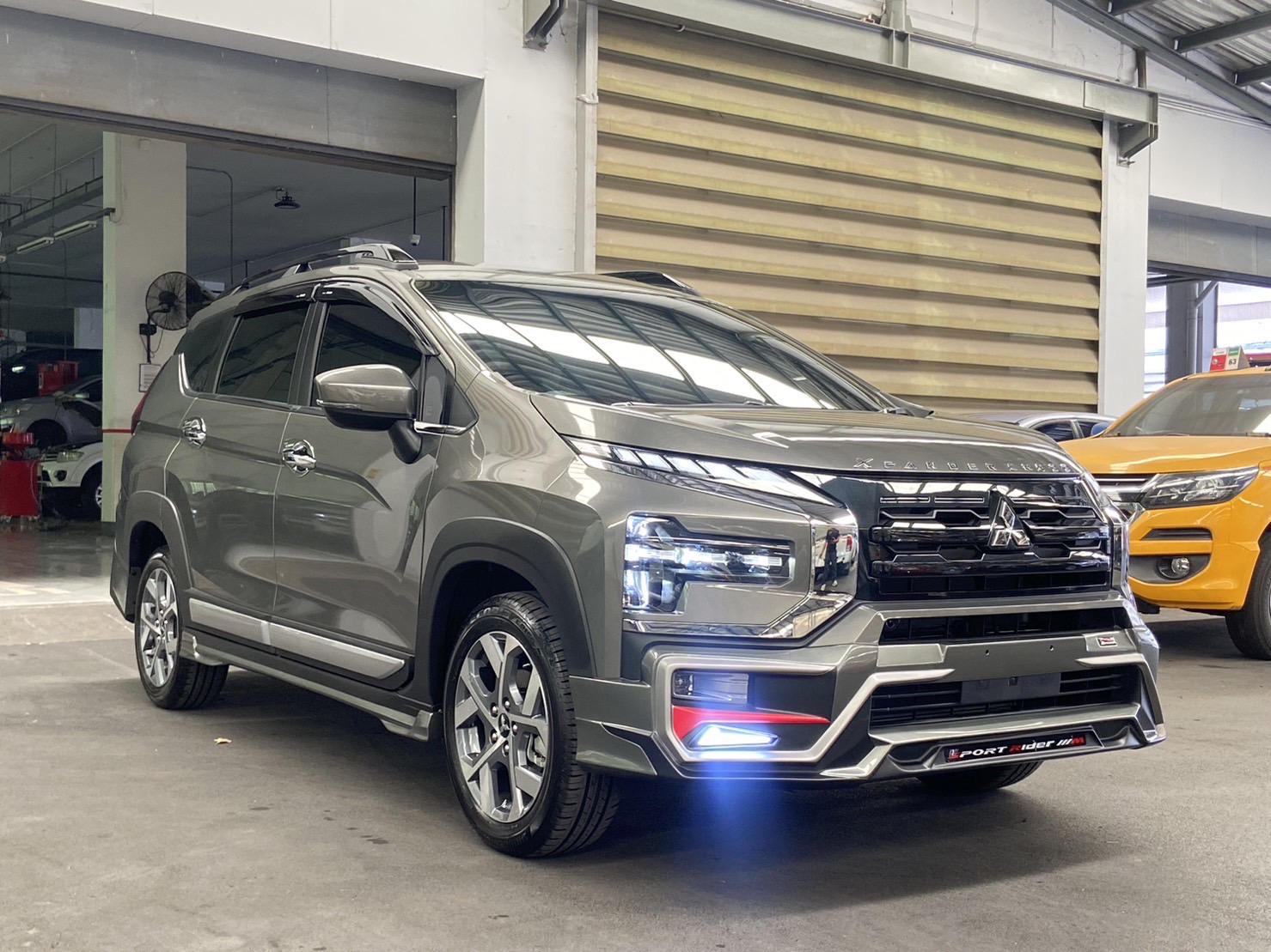 Rider V.1 หลังท่อเหลี่ยม VS Mitsubishi Xpander Cross'2023 [ชุดนี้ก็มีภาษีกว่า เรียบหรู แต่ดูดี]