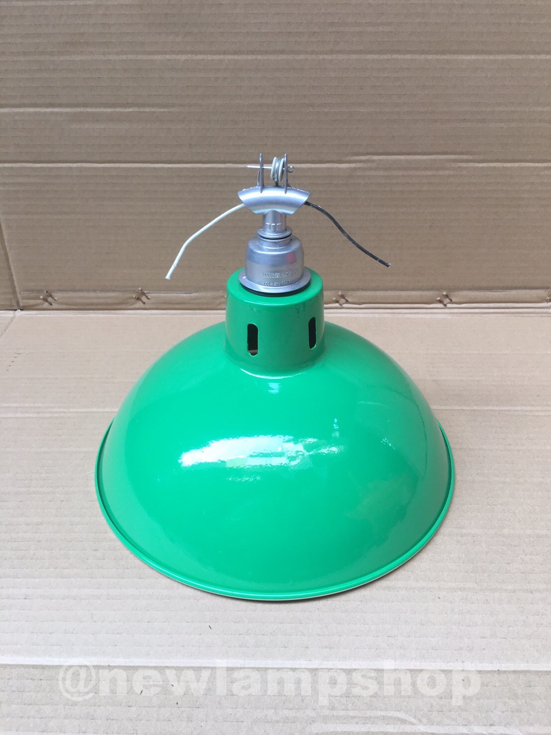 โคมฝาชีอลูมีเนียม สีเคลือบ 12” 7 สี สวยงามให้เลือกสรร (ราคาเฉพาะโคมฝาชี)