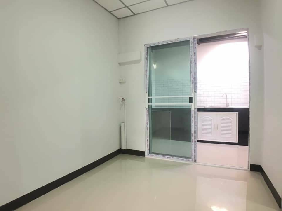 ขายบ้านทาวน์เฮ้าส์ ตกแต่งใหม่ พร้อมเข้าอยู่ 2ชั้น ขนาด 17.6ตรว. ซอยบางแค7 (ซอยยิ้มประยูร ) บางแค