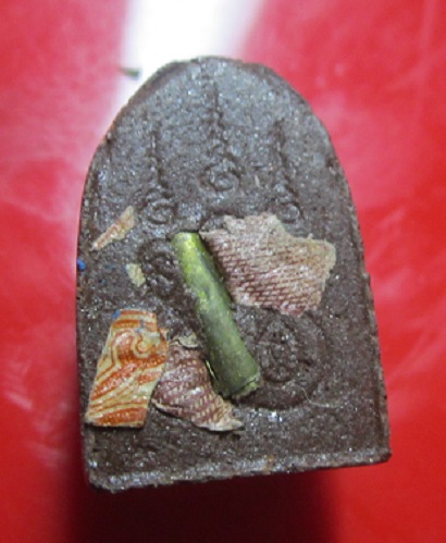 พระผงว่าน นางกวัก หน้าลงสีปอนด์ หลัง ยันต์ห้า ตะกรุ ด ไม่ทราบทีี่