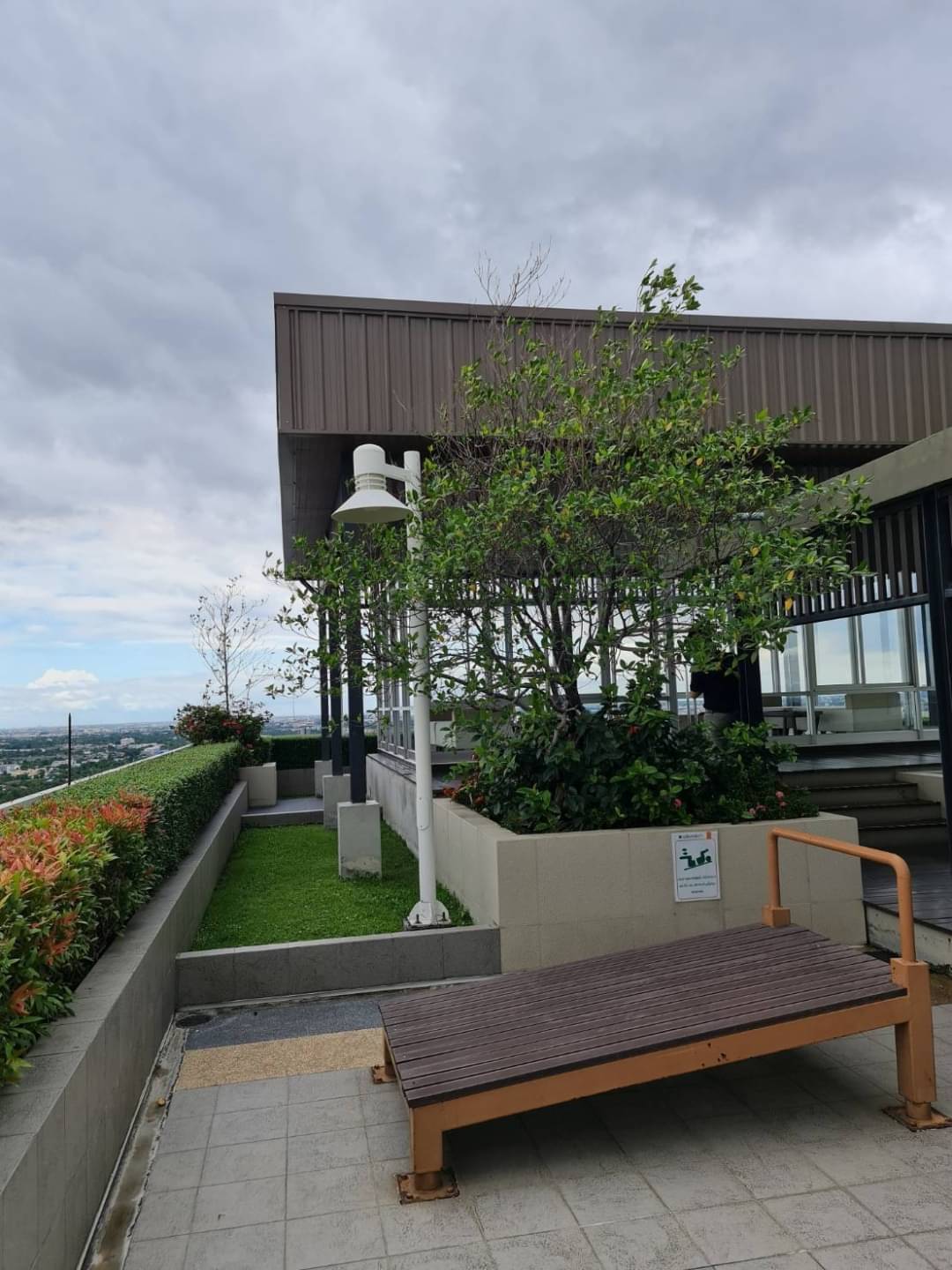 ขายคอนโด ห้องสวย ชั้น 26 เนื้อที่ 45 ตรม โครงการ : ลุมพินี วิลล์ พิบูลสงคราม-ริเวอร์วิว ราคาขาย : 2.9 ล้านบาท การเดินทาง : สะดวก ติดถนนใหญ่ พิบูลสงคราม ใกล้รถไฟฟ้า สายสีม่วง บางซื่อ-บางใหญ่ และรถไฟฟ้า สายสีแดง บางซื่อ-ตลิ่งชัน