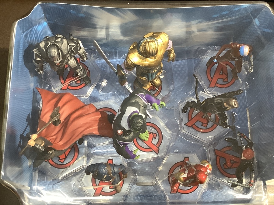 Avengers ของแท้ JP - Deluxe Figurine Set Disney [โมเดล Marvel] (9 ตัว)