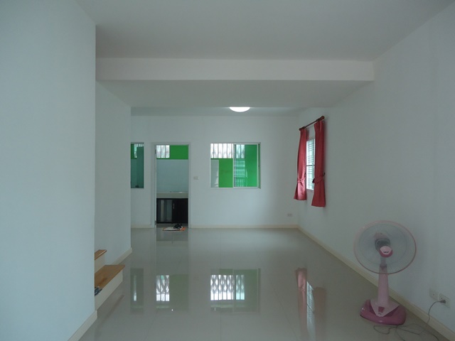 ขายทาวน์เฮ้าส์ 2 ชั้น พฤกษาวิลล์77 ติดถนน พุทธมณฑลสาย4 บ้านใหม่ ทำเลดี หลังริมใน ทิศดี ไม่ร้อน 33.3 ตารางวา