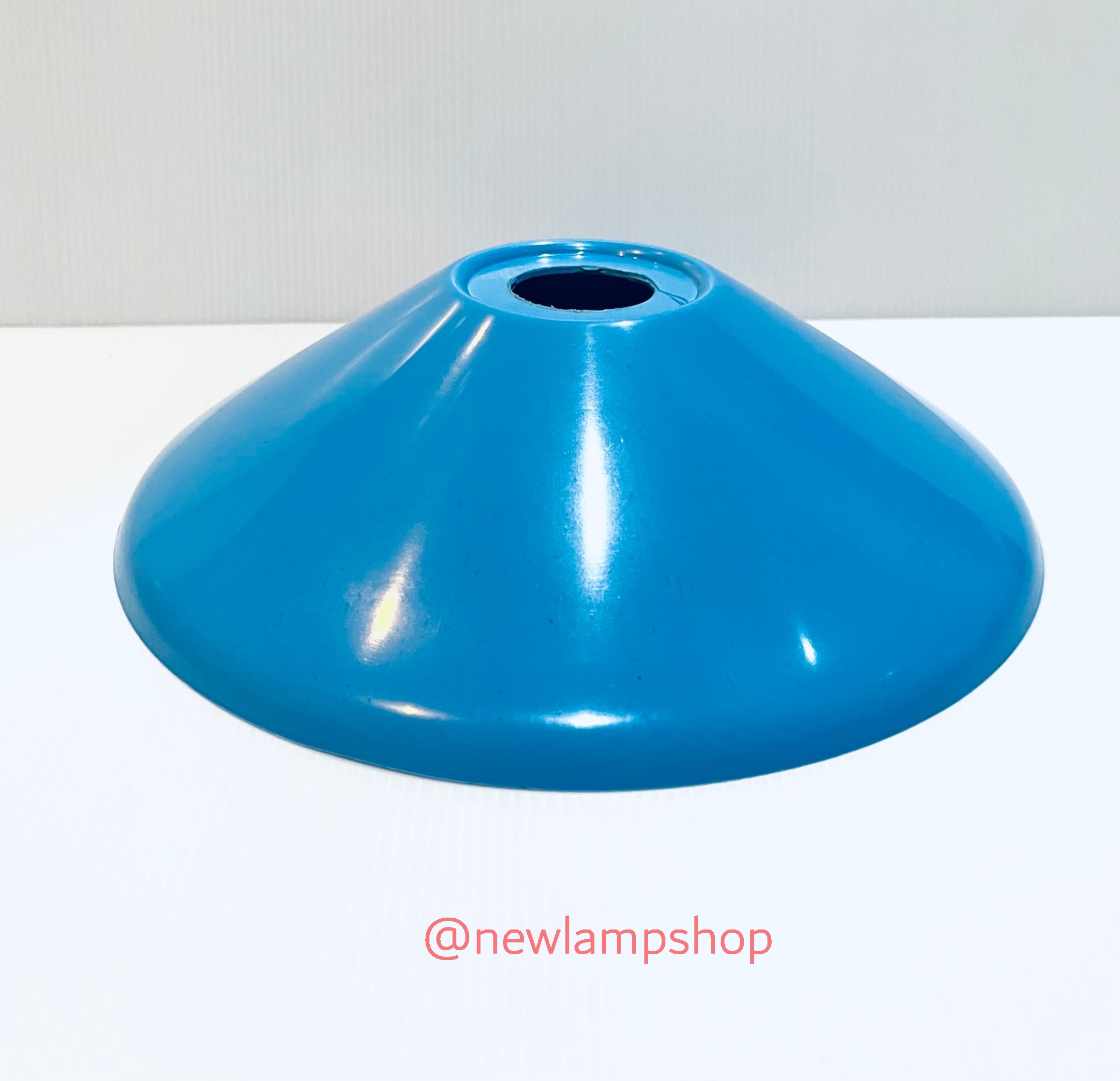 โคมไฟฝาชีพลาสติก 9" แบบหนา มี7สีให้เลือก (กรุณาระบุสีก่อนการสั่งซื้อ)