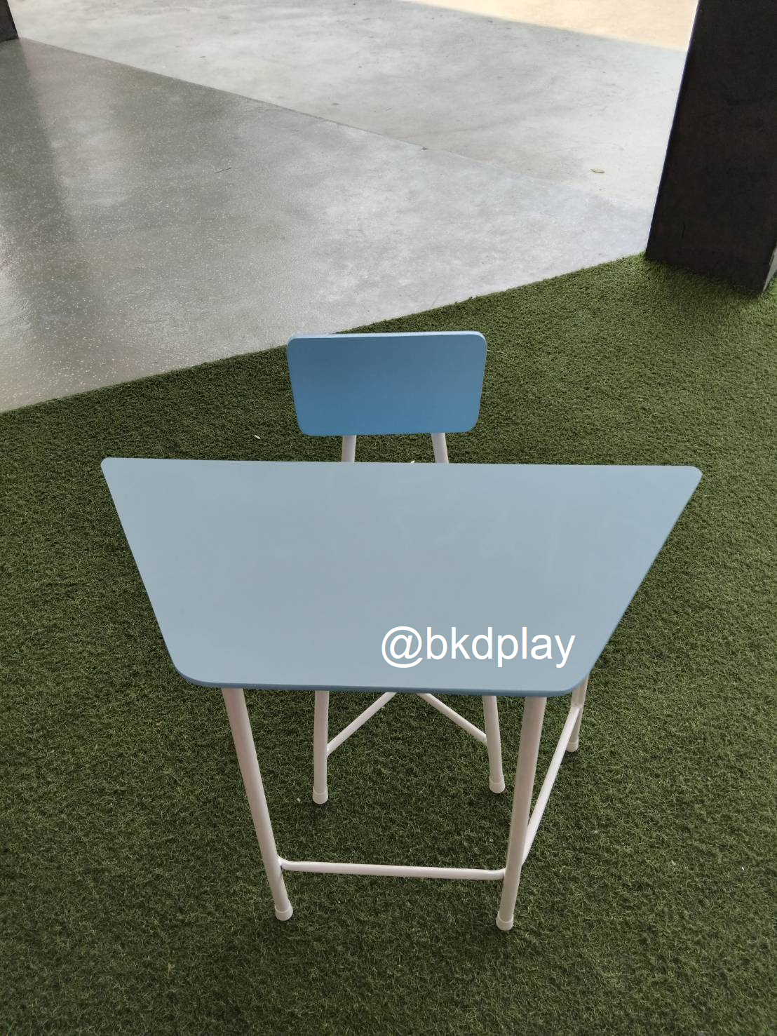 ชุดโต๊ะเรียนเดี่ยวคางหมูประถม-อนุบาล แบบไม่มีช่อง โต๊ะเก้าอี้ประถม-อนุบาล สั่งทำขนาดตามที่ต้องการได้ โต๊ะเขียนหนังสือเด็ก, โต๊ะกิจกรรม โต๊ะนักเรียน โต๊ะนักเรียนประถม พร้อมส่งในไทย